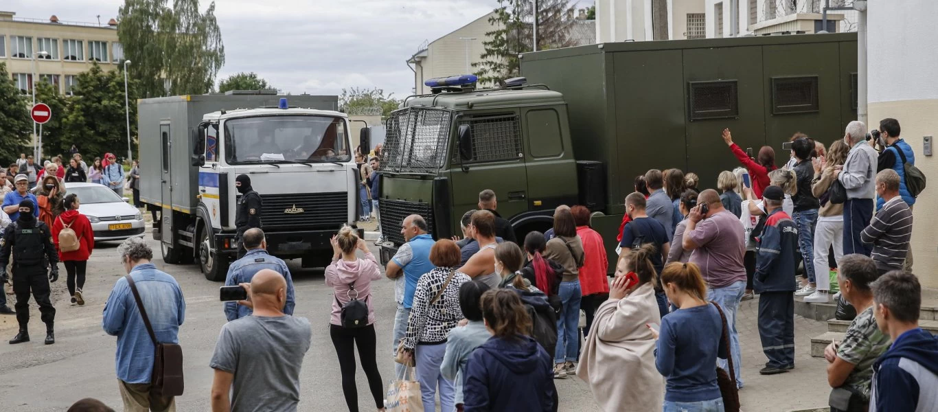 Δεκάδες συλλήψεις ταραξιών στην Λευκορωσία